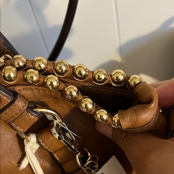 NWT Jessica Simpson Brown Tote with Gold Accents - Picture 4 of 9